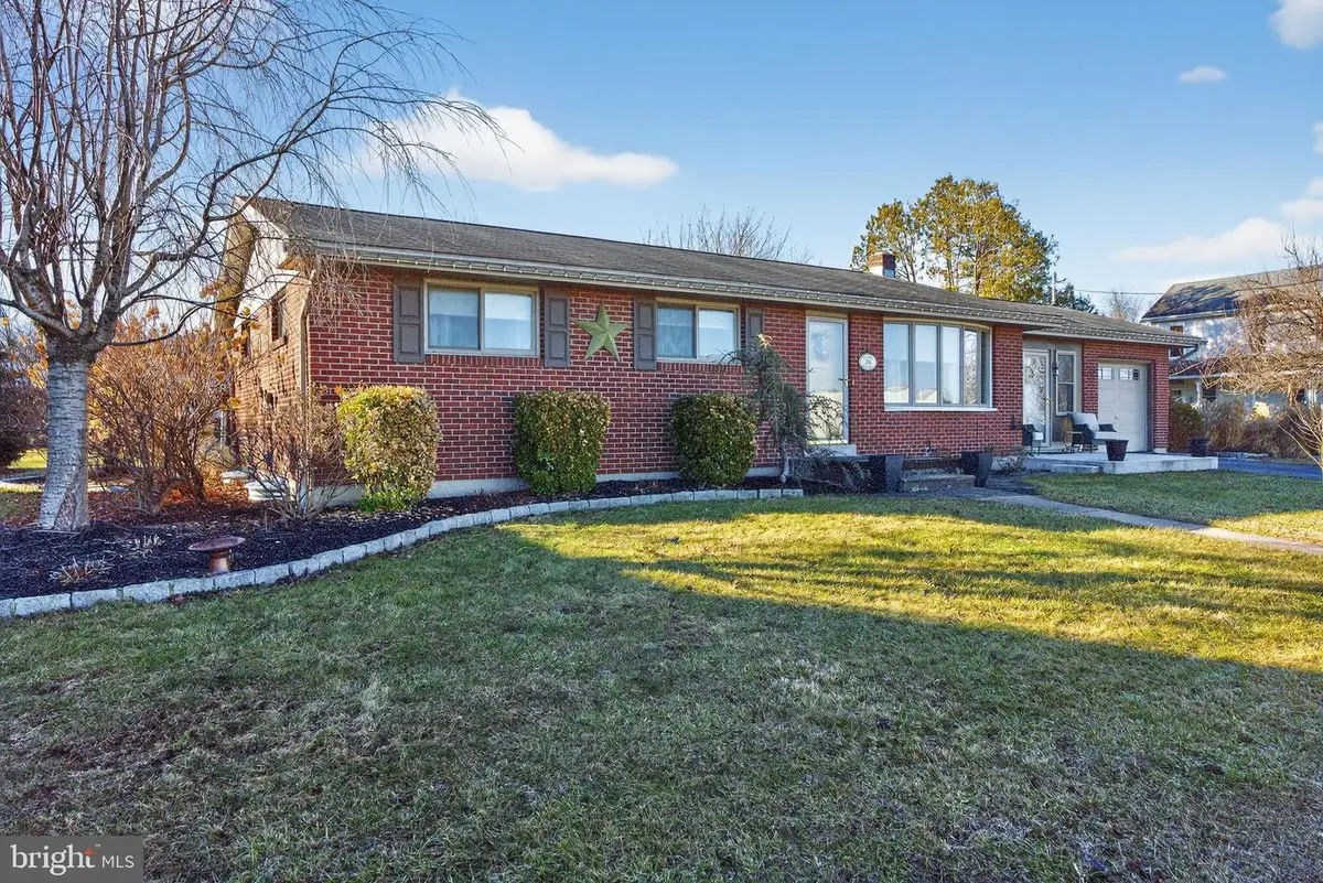 226 W Front St, Alburtis, PA 18011 - #1