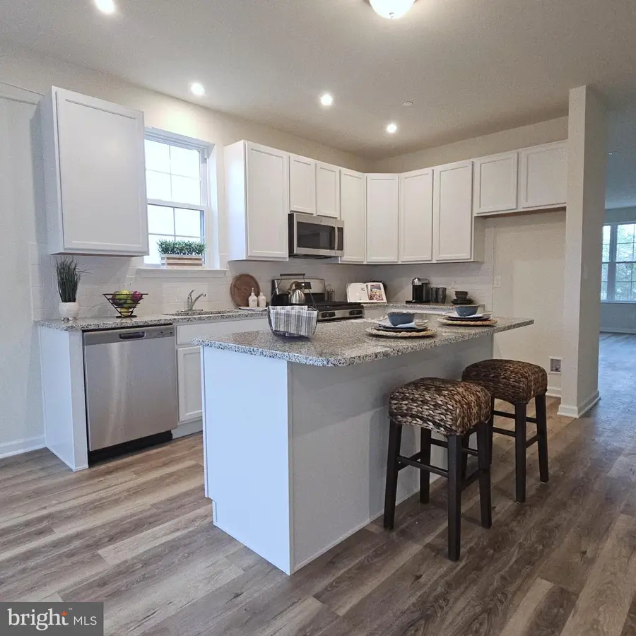 625 Fountain View Cir, Allentown, PA 18104 - #2