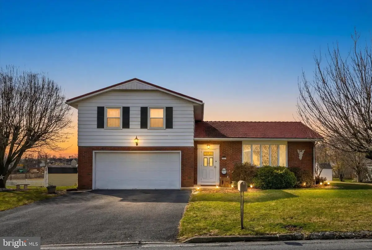 4872 Main St, Whitehall, PA 18052 - #1