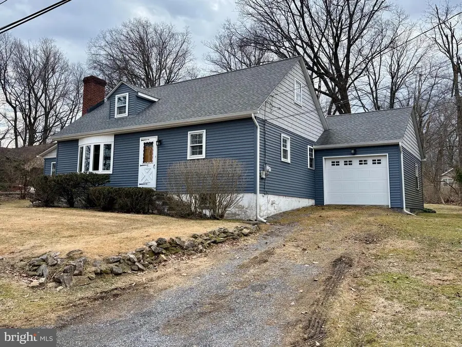 824 Kern St, Bethlehem, PA 18015 - #2