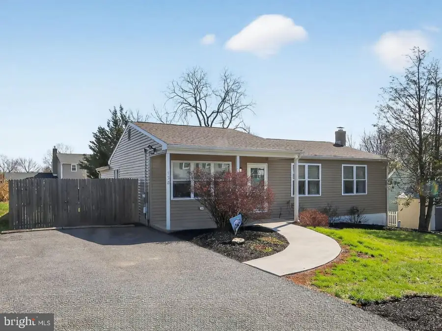 138 S 9th St, Coopersburg, PA 18036 - #2