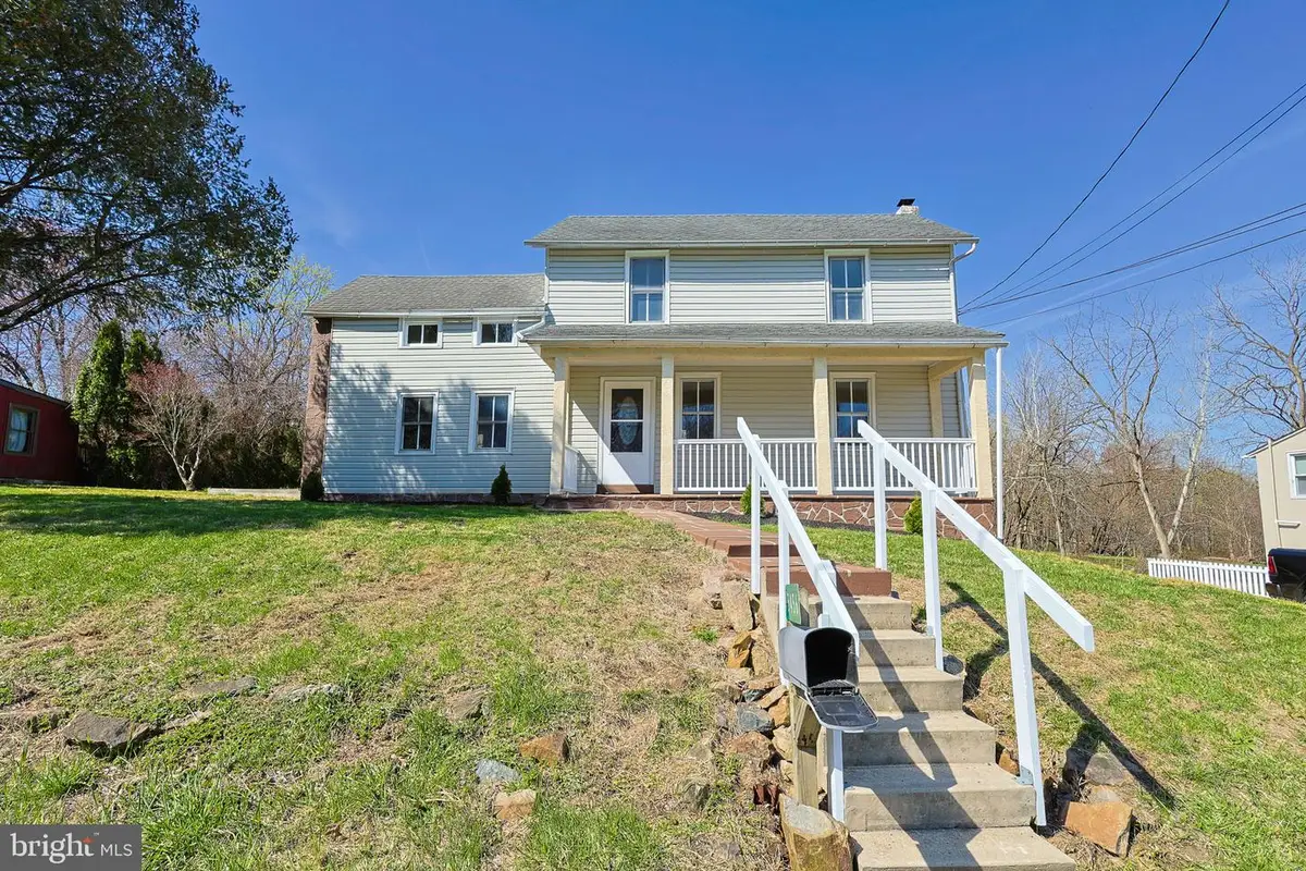 5456 Vera Cruz Rd, Emmaus, PA 18049 - #1