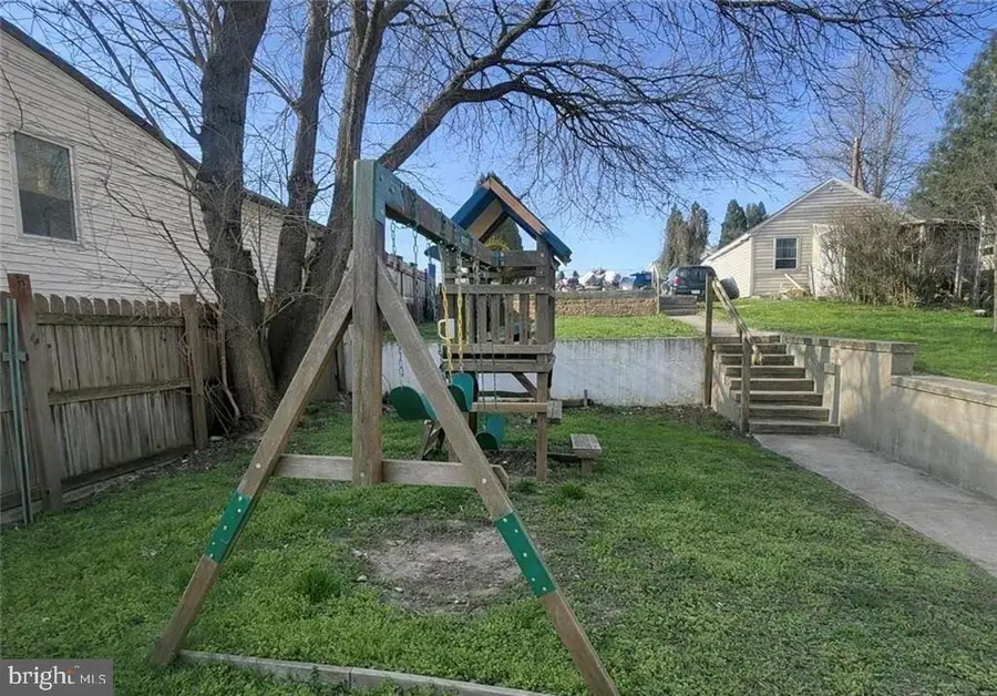 110 Chestnut St, Slatington, PA 18080 - #3