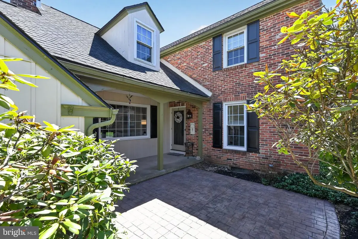 2953 Parkview Ln, Allentown, PA 18103 - #1