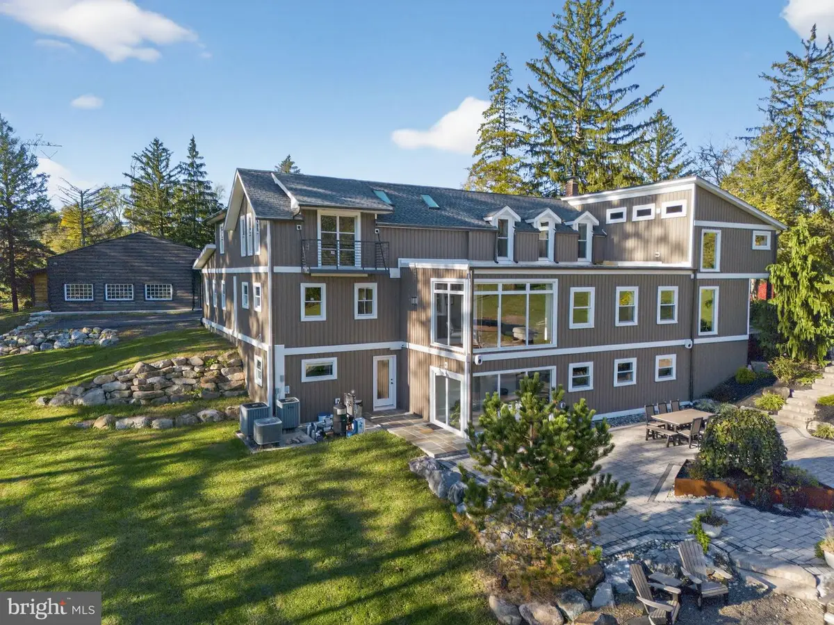 4572 Limeport Pike, Zionsville, PA 18092 - #1