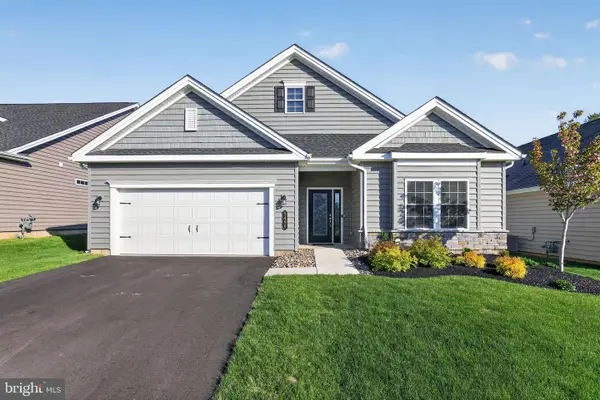 5490 Traditions Dr, COOPERSBURG, PA 18036