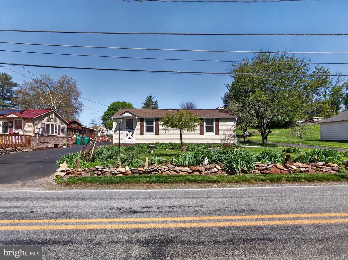 8275 Mertztown Rd, Alburtis, PA 18011 - #1