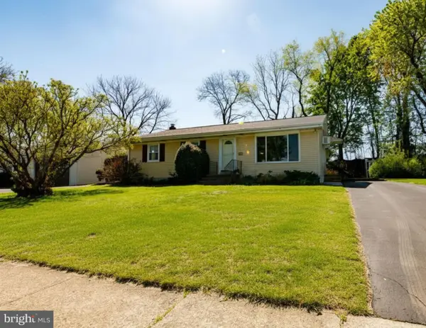 4882 Pine Grove Cir, ALLENTOWN, PA 18106