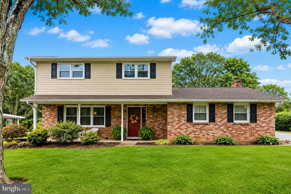 4493 Spring Dr, Center Valley, PA 18034 - #1
