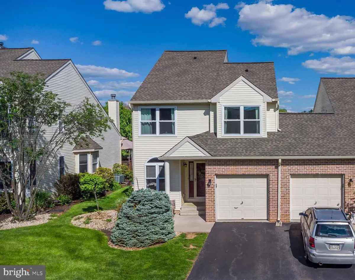 323 Surrey Pl, Macungie, PA 18062 - #1