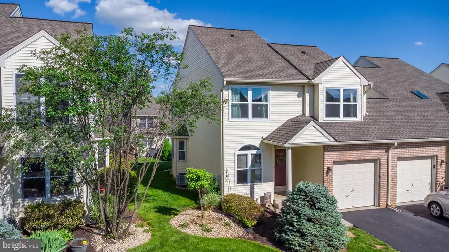 323 Surrey Pl, Macungie, PA 18062 - #2