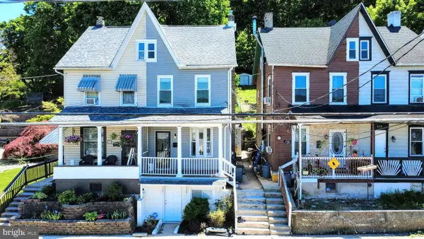 429 W South St, SLATINGTON, PA 18080