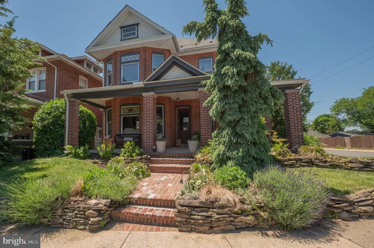 228 N 4th St, Emmaus, PA 18049 - #1