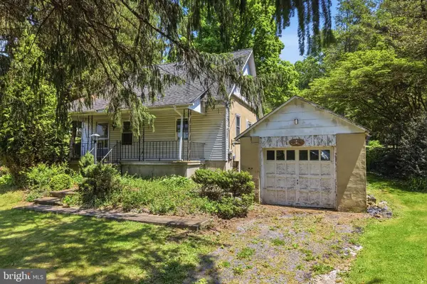 1476 Pennsylvania Ave, EMMAUS, PA 18049