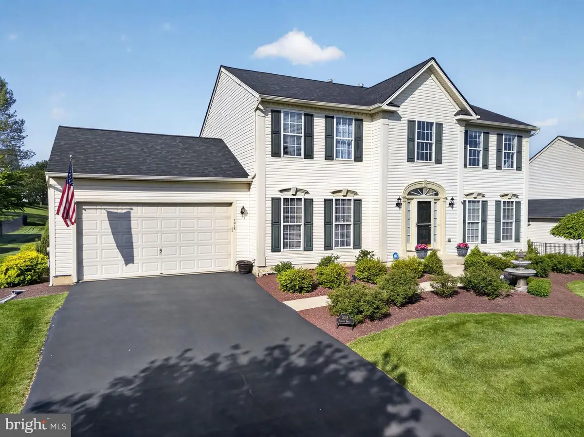 7018 Tuscany Dr, Macungie, PA 18062 - #1