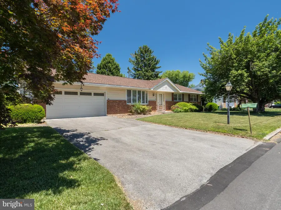 7515 Woodbine Rd, Macungie, PA 18062 - #2