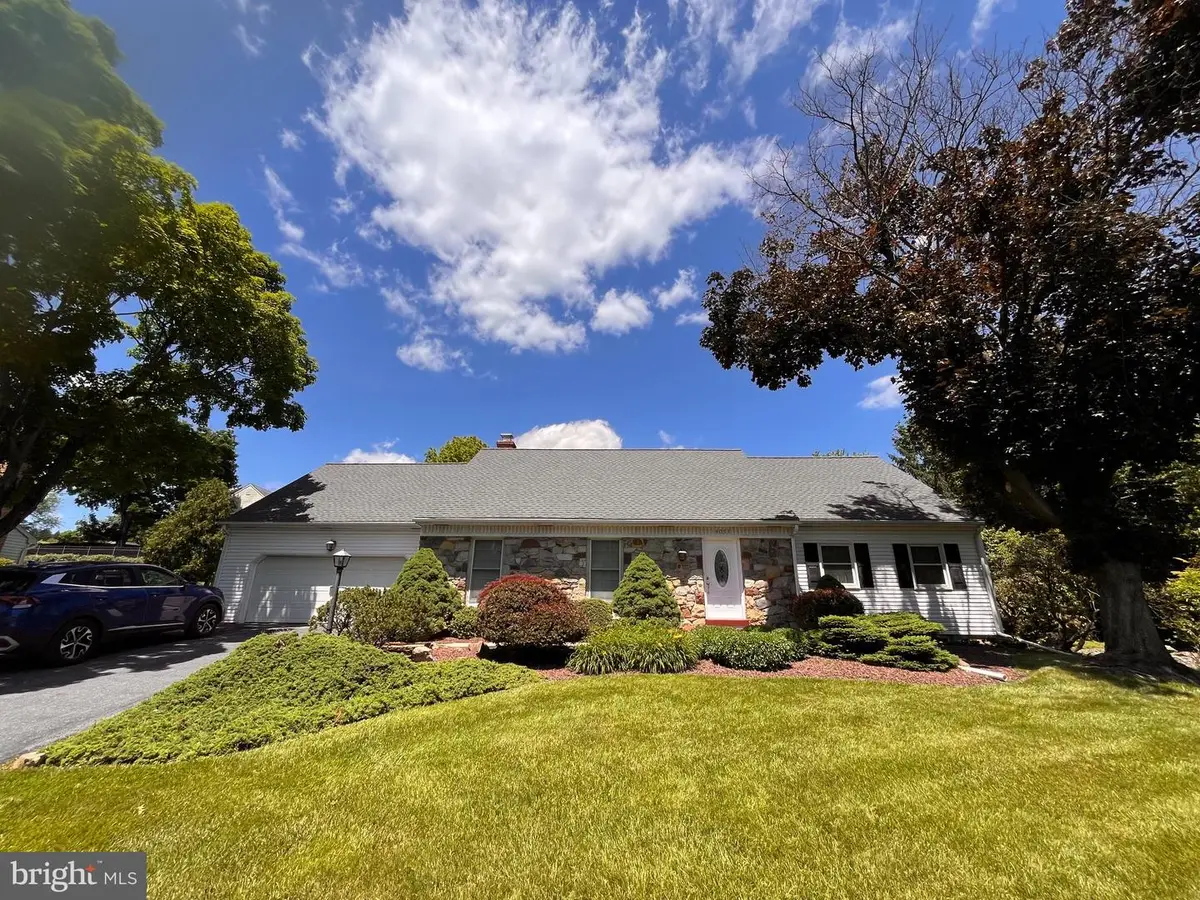 4053 Wedgewood Rd, Allentown, PA 18104 - #1