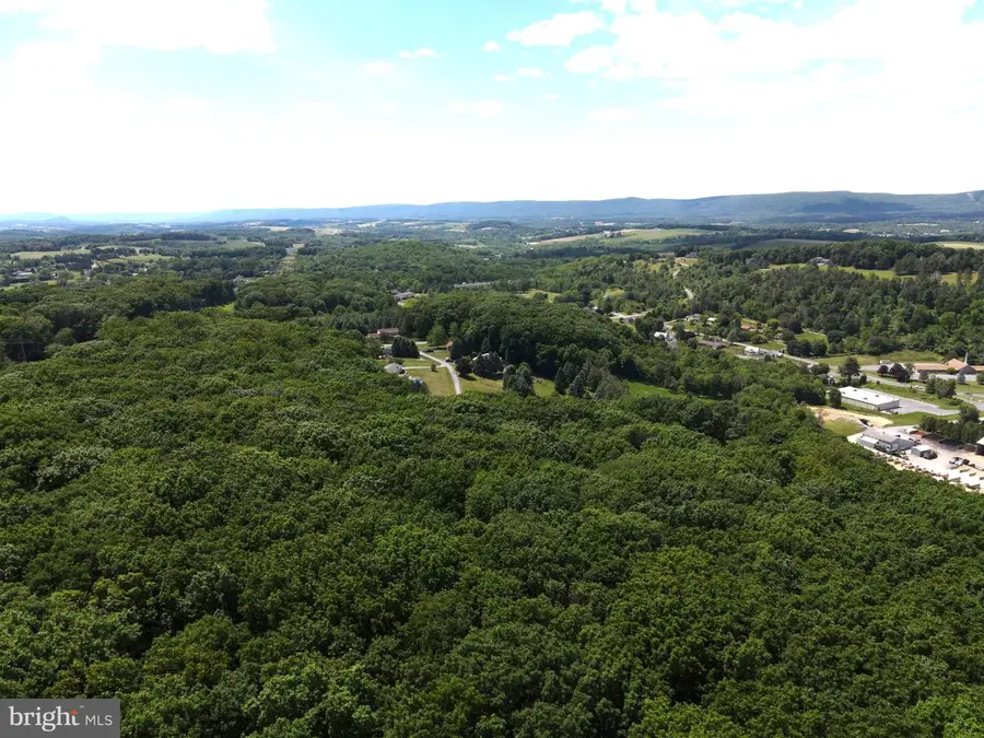 3603 Rip Ct, Slatington, PA 18080 - #3