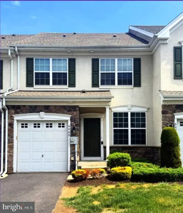6069 Valley Forge Dr, Coopersburg, PA 18036 - #1