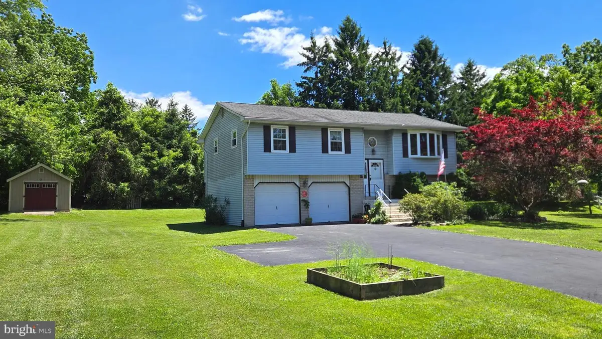 6581 Skyview Ln, Coopersburg, PA 18036 - #1