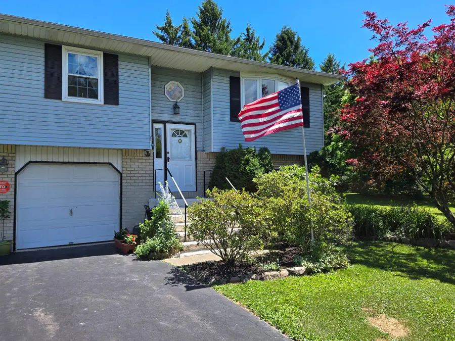 6581 Skyview Ln, Coopersburg, PA 18036 - #2