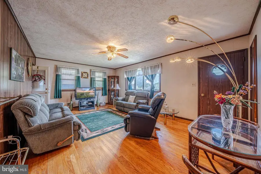 4352 Ruth Rd, Emmaus, PA 18049 - #3