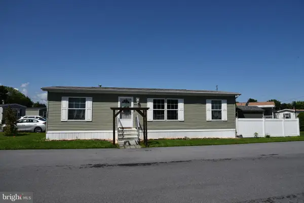 7424 Marquis Dr, TREXLERTOWN, PA 18087