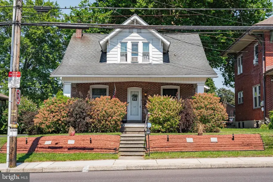 213 E Main St, Macungie, PA 18062 - #2