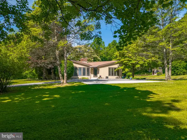 5735 Blue Church Rd, COOPERSBURG, PA 18036