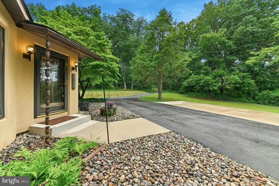 5735 Blue Church Rd, Coopersburg, PA 18036 - #3