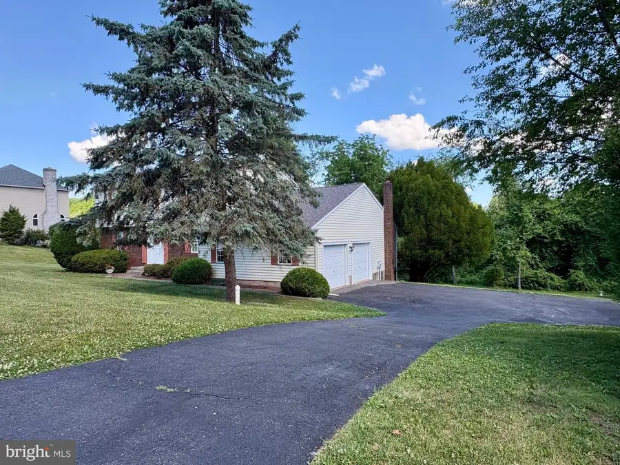 5705 Bel Air Dr, Coopersburg, PA 18036 - #3