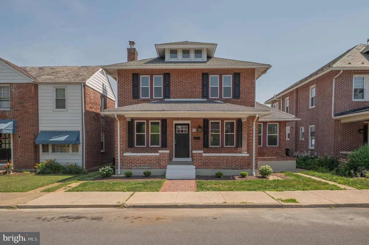 309 N 2nd St, Emmaus, PA 18049 - #1