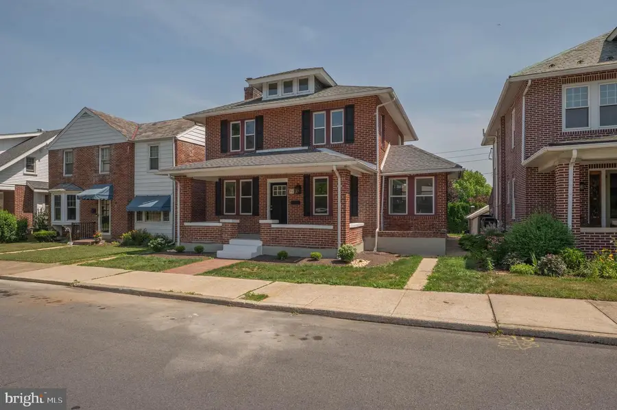 309 N 2nd St, Emmaus, PA 18049 - #2