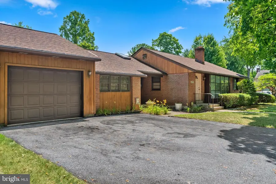 2619 W Greenleaf St, Allentown, PA 18104 - #2