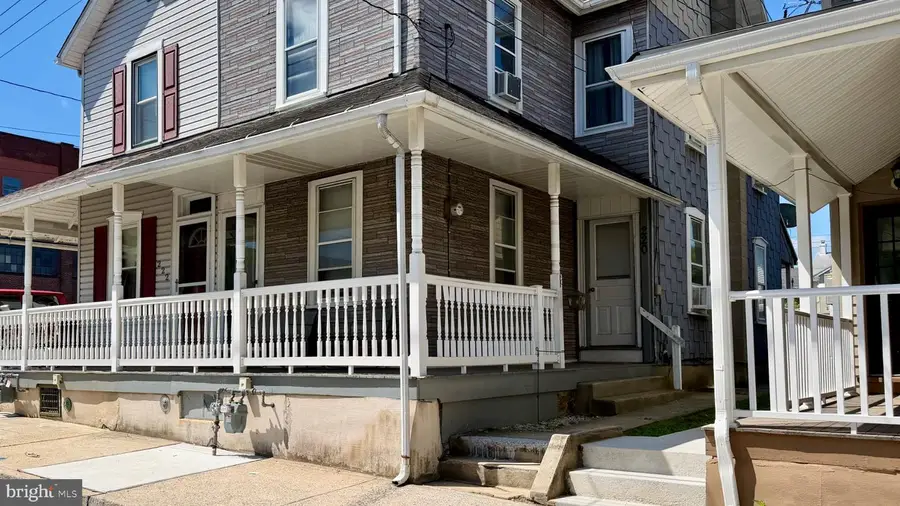 220 S 4th St, Emmaus, PA 18049 - #2