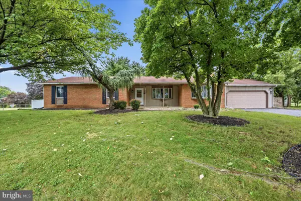 5429 Curtis Dr, SCHNECKSVILLE, PA 18078
