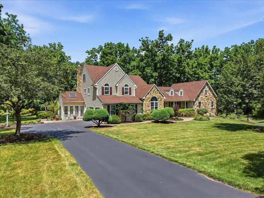 6470 Fawn Ln, Upper Saucon, PA 18034 - #3