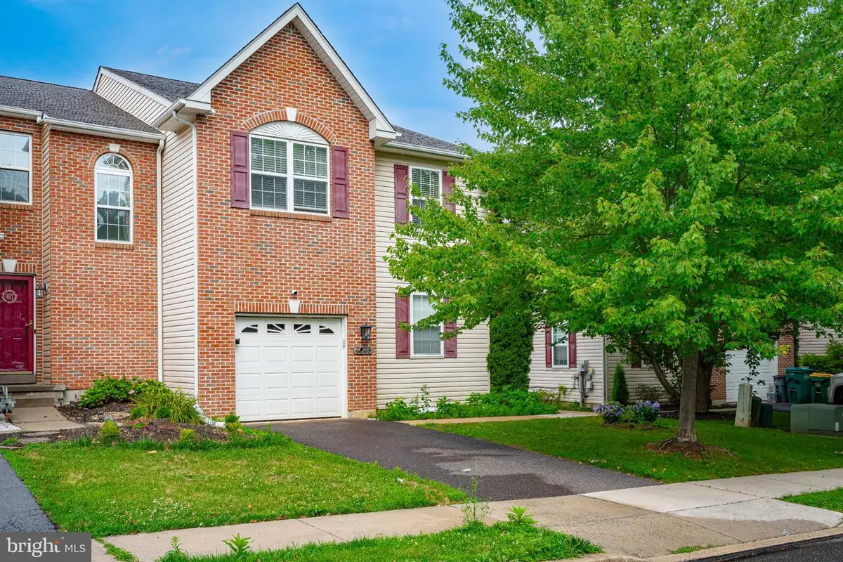 7073 Hunt Dr, Macungie, PA 18062 - #1