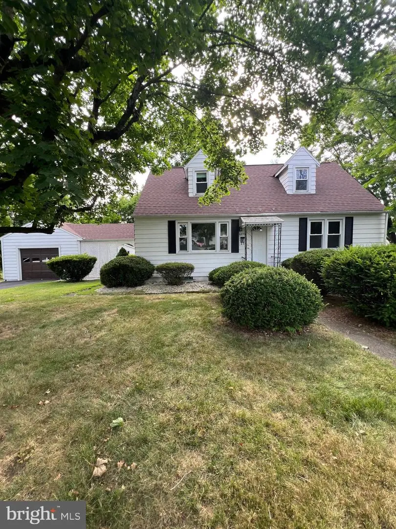 6854 N Main St, Coopersburg, PA 18036 - #1