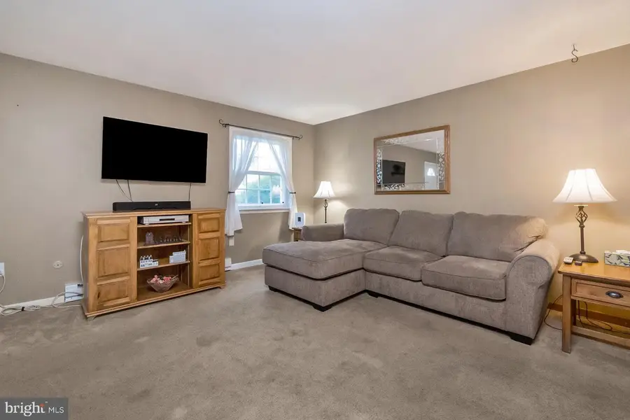 2275 Irma Dr, Allentown, PA 18109 - #3