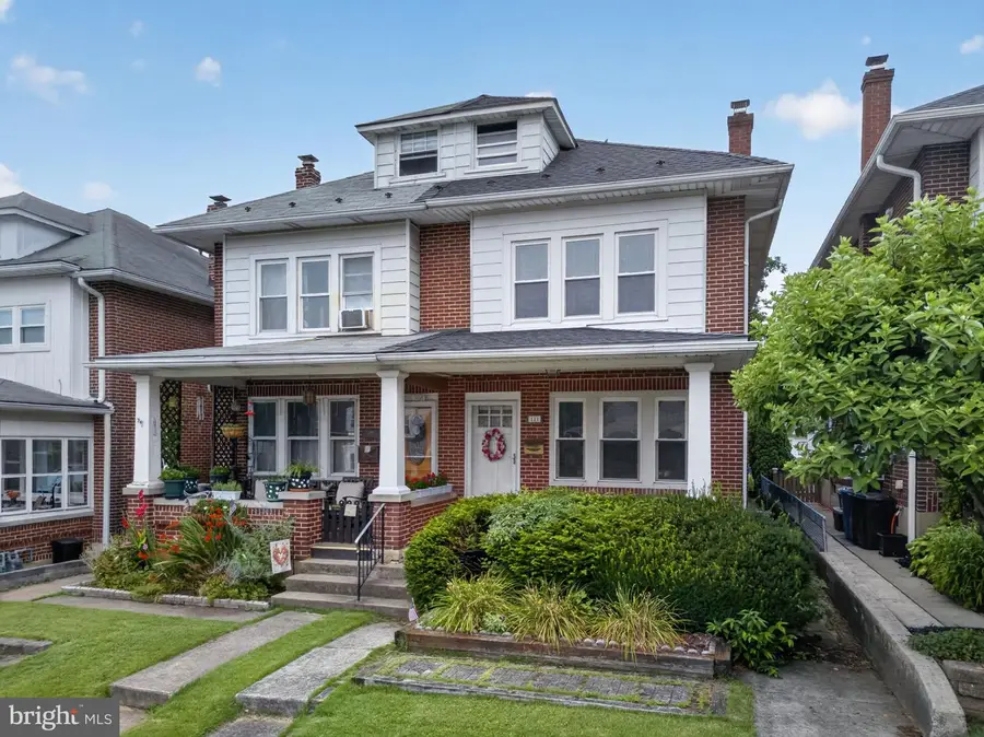 121 E Elm St, Emmaus, PA 18049 - #2