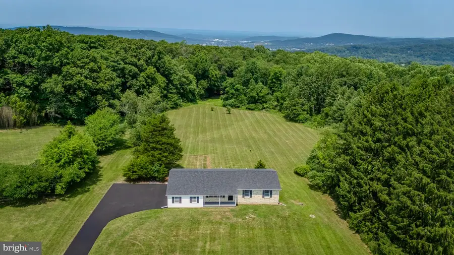 1401 Flint Hill Rd, Coopersburg, PA 18036 - #2