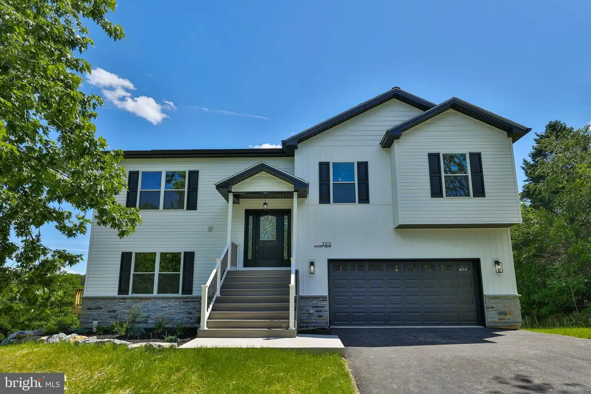 2212 Skyline Dr, Slatington, PA 18080 - #1