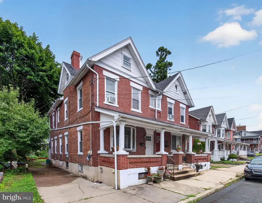 425 Ridge St, Emmaus, PA 18049 - #2