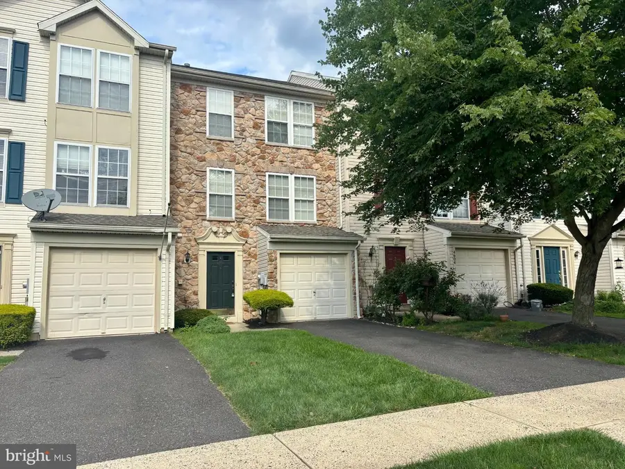 4606 Jasmine Dr, Center Valley, PA 18034 - #3