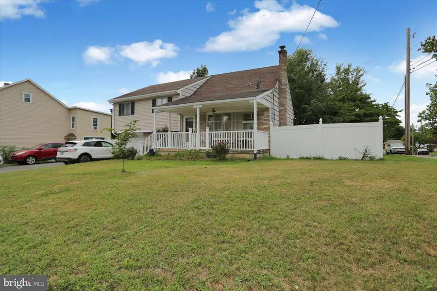 511 E Harrison St, Emmaus, PA 18049 - #3