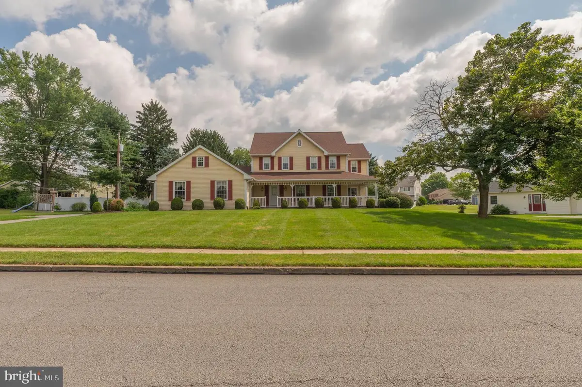 1039 Miriam Dr, Emmaus, PA 18049 - #1