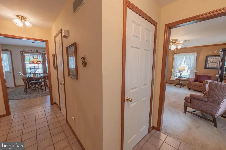 1039 Miriam Dr, Emmaus, PA 18049 - #3