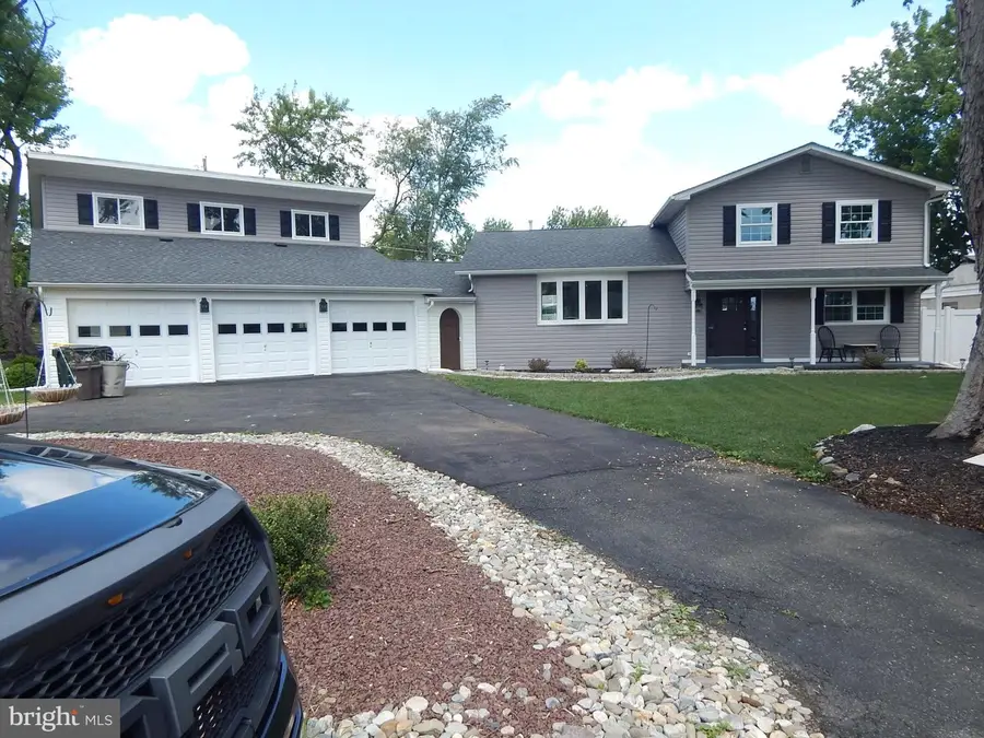 5833 Hill Dr, Allentown, PA 18104 - #2