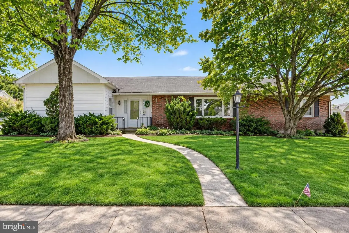 418 S 4th St, Emmaus, PA 18049 - #1